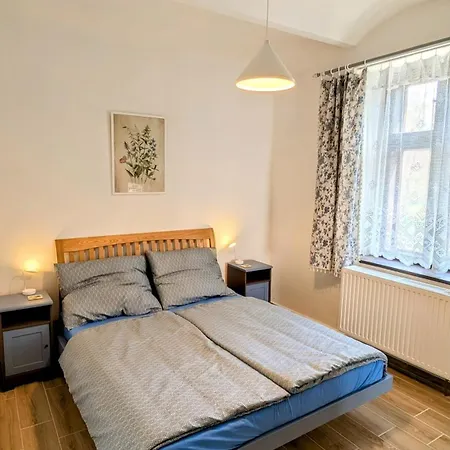 Alber 86 * Jindřichův Hradec